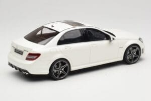 Mercedes C63 AMG W204 Diamond White GT Spirit 1:18 GT928 Resin — Bild 2 von 6