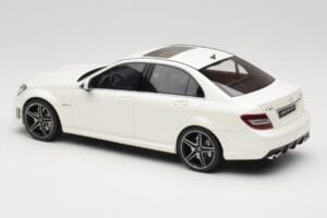 Mercedes C63 AMG W204 Diamond White GT Spirit 1:18 GT928 Resin — Bild 5 von 6