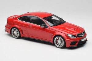 Mercedes AMG C63 W204 Rot 2nd Choice GT Spirit 1:18 GT065-D1 Resin — Bild 4 von 6