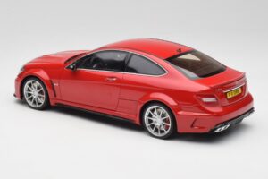Mercedes AMG C63 W204 Rot 2nd Choice GT Spirit 1:18 GT065-D1 Resin — Bild 5 von 6