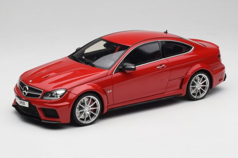 Mercedes AMG C63 W204 Rot 2nd Choice GT Spirit 1:18 GT065-D1 Resin