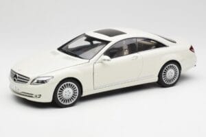 Mercedes CL500 C216 Calcit Weiß AUTOart 1:18 B66962341 Druckguss