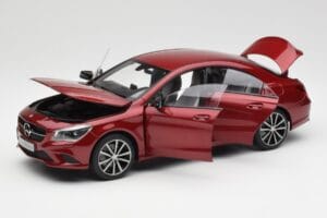 Mercedes CLA C117 Designo Patagonia Rot Metallic Norev 1:18 B66960131 Druckguss — Bild 2 von 8