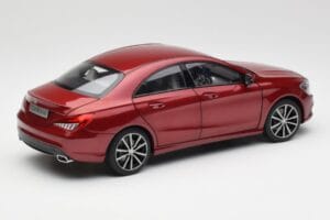 Mercedes CLA C117 Designo Patagonia Rot Metallic Norev 1:18 B66960131 Druckguss — Bild 3 von 8