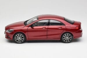 Mercedes CLA C117 Designo Patagonia Rot Metallic Norev 1:18 B66960131 Druckguss — Bild 4 von 8