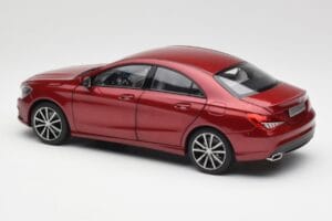 Mercedes CLA C117 Designo Patagonia Rot Metallic Norev 1:18 B66960131 Druckguss — Bild 7 von 8