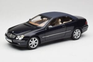Mercedes CLK 500 W209 Cabriolet Dunkelblau Metallic Kyosho 1:18 B66962174 Druckguss — Bild 3 von 9