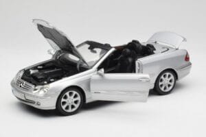 Mercedes CLK 500 Cabriolet Elegance A209 Silber Kyosho 1:18 B66962172 Druckguss — Bild 2 von 8