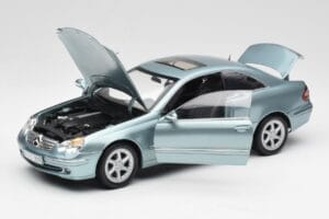 Mercedes CLK 500 W209 Hellblau Metallic Kyosho 1:18 B66962192 Druckguss — Bild 2 von 8