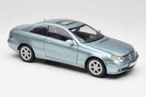 Mercedes CLK 500 W209 Hellblau Metallic Kyosho 1:18 B66962192 Druckguss — Bild 6 von 8