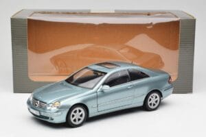 Mercedes CLK 500 W209 Hellblau Metallic Kyosho 1:18 B66962192 Druckguss — Bild 8 von 8