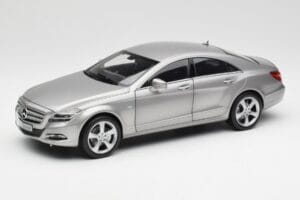 Mercedes CLS C218 Designo Alubeam Titanium Norev 1:18 B66961298 Druckguss