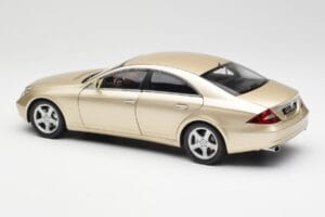 Mercedes CLS C219 Hell Beige Gold Kyosho 1:18 08401LBE Druckguss — Bild 7 von 8