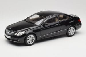 Mercedes E-Class Coupe C207 Obsidian Black Metallic Norev 1:18 B66962418 Druckguss