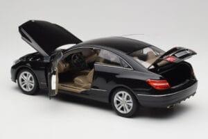Mercedes E-Class Coupe C207 Obsidian Black Metallic Norev 1:18 B66962418 Druckguss — Bild 5 von 8