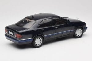 Mercedes E-Class W210 E320 Schwarz Sun Star 1:18 1151 Druckguss — Bild 3 von 8
