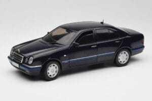 Mercedes E-Class W210 E320 Schwarz Sun Star 1:18 1151 Druckguss
