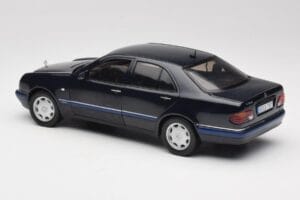 Mercedes E-Class W210 E320 Schwarz Sun Star 1:18 1151 Druckguss — Bild 7 von 8