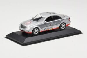 Mercedes E-Class W211 #7 Team AutoBild Paris-Beijing 2006 Replacement Box Minichamps 1:43 MB001 Druckguss — Bild 2 von 4