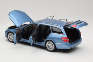 Mercedes E-Class W212 Estate Indigolith Metallic Blue Minichamps 1:18 B66962449 Druckguss — Bild 5 von 8