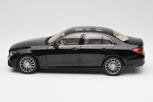 Mercedes E-Class W213 Obsidian Schwarz iScale 1:18 B66960380 Druckguss — Bild 4 von 8