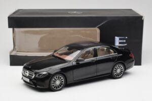 Mercedes E-Class W213 Obsidian Schwarz iScale 1:18 B66960380 Druckguss — Bild 8 von 8