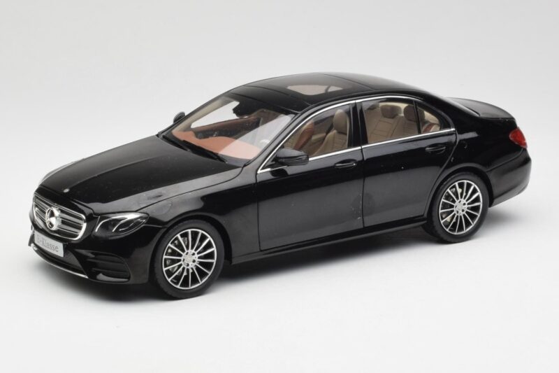 Mercedes E-Class W213 Obsidian Schwarz iScale 1:18 B66960380 Druckguss