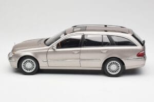 Mercedes E320 CDI W210 T-Modell Cubanite Silber Kyosho 1:18 B66962188 Druckguss — Bild 4 von 8