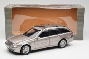Mercedes E320 CDI W210 T-Modell Cubanite Silber Kyosho 1:18 B66962188 Druckguss — Bild 8 von 8
