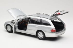 Mercedes E320 T-Modell S210 Elegance Silber Kyosho 1:18 B66962166 Druckguss — Bild 5 von 8