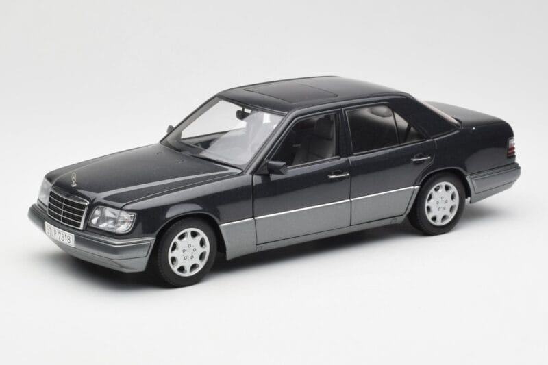 Mercedes E320 W124 Nautik Blau Metallic Dealer Edition AUTOart 1:18 B66040508 Druckguss