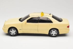 Mercedes E320 W210 Taxi Sun Star 1:18 1160 Druckguss — Bild 4 von 8