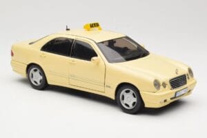 Mercedes E320 W210 Taxi Sun Star 1:18 1160 Druckguss — Bild 6 von 8