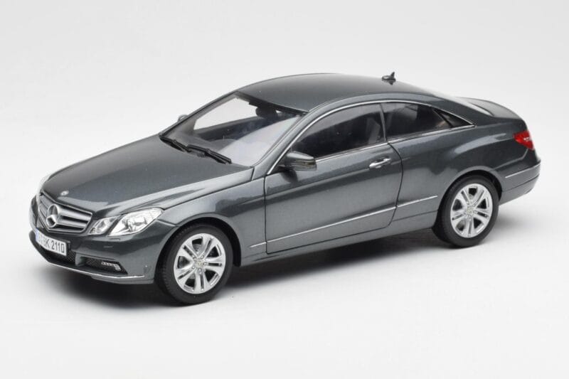 Mercedes E500 C207 Coupe Tenoric Grau Norev 1:18 183540 Druckguss