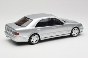 Mercedes E55 AMG W210 Brilliant Silver Otto 1:18 OT459 Resin — Bild 2 von 6
