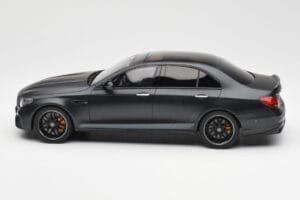 Mercedes AMG E63 S W213 Edition 1 Night Schwarz GT Spirit 1:18 B66963111 Resin — Bild 3 von 6