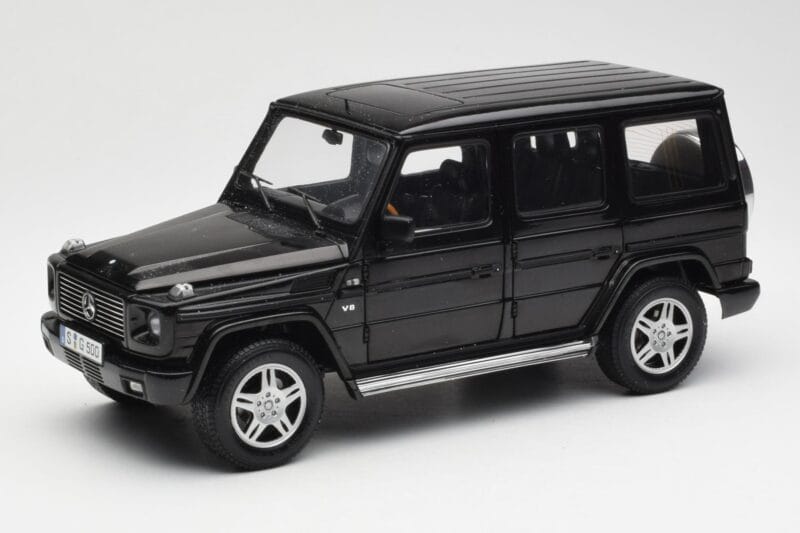 Mercedes G 500 W463 Schwarz Dealer Edition AUTOart 1:18 B66962143 Druckguss