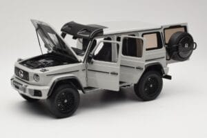 Mercedes G 63 AMG 4x4 Squared Arabian Grey Almost Real 1:18 820829 Druckguss — Bild 2 von 8