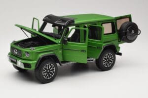 Mercedes G 63 AMG 4x4 Squared Green Hell Magno Almost Real 1:18 820821 Druckguss — Bild 2 von 8