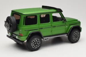 Mercedes G 63 AMG 4x4 Squared Green Hell Magno Almost Real 1:18 820821 Druckguss — Bild 3 von 8
