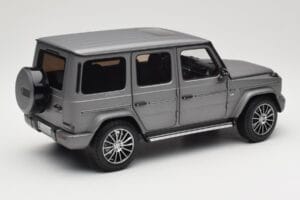 Mercedes G-Class G500 W463A Designo Platinum Magno Minichamps 1:18 B66960811 Druckguss — Bild 3 von 8