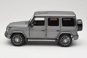 Mercedes G-Class G500 W463A Designo Platinum Magno Minichamps 1:18 B66960811 Druckguss — Bild 4 von 8