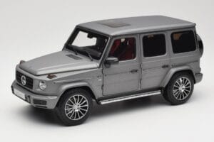 Mercedes G-Class G500 W463A Designo Platinum Magno Minichamps 1:18 B66960811 Druckguss