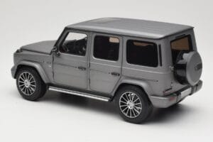 Mercedes G-Class G500 W463A Designo Platinum Magno Minichamps 1:18 B66960811 Druckguss — Bild 7 von 8