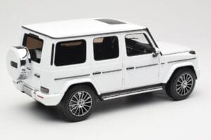 Mercedes G-Class G 500 W463A Diamond White Metallic Minichamps 1:18 113037111 Druckguss — Bild 3 von 8
