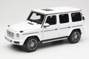 Mercedes G-Class G 500 W463A Diamond White Metallic Minichamps 1:18 113037111 Druckguss