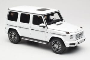 Mercedes G-Class G 500 W463A Diamond White Metallic Minichamps 1:18 113037111 Druckguss — Bild 6 von 8