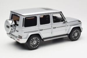 Mercedes G-Class G 500 W463A Iridium Silver Metallic Minichamps 1:18 113037112 Druckguss — Bild 3 von 8