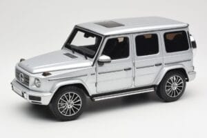 Mercedes G-Class G 500 W463A Iridium Silver Metallic Minichamps 1:18 113037112 Druckguss