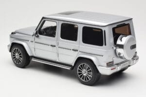 Mercedes G-Class G 500 W463A Iridium Silver Metallic Minichamps 1:18 113037112 Druckguss — Bild 7 von 8